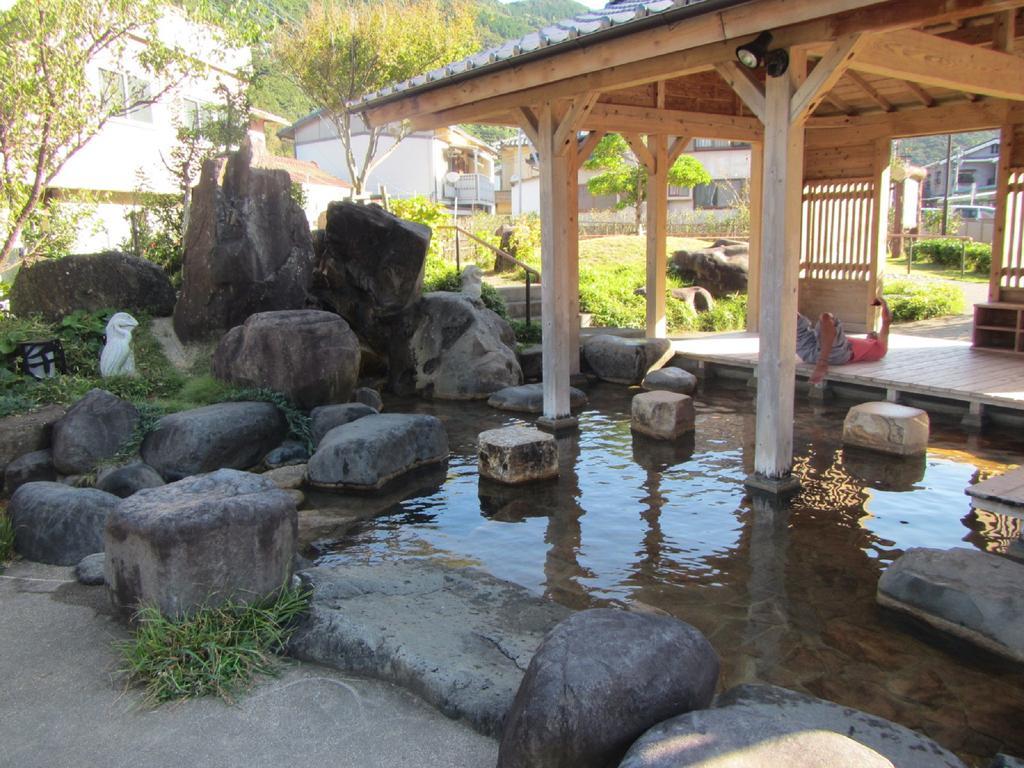 Amakusa West Coast Backpackers Fu-Raibou Vandrarhem Exteriör bild